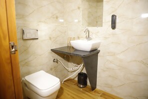 Bathroom - Spacious 4 bedroom villa with AC in  Govardhan Near Radha Kund,Mathura, UP India (Govardhan)