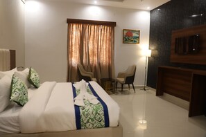 Room - Spacious 4 bedroom villa with AC in  Govardhan Near Radha Kund,Mathura, UP India (Govardhan)