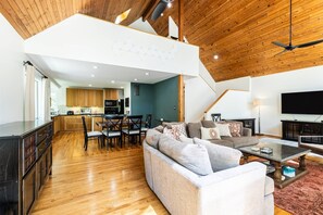 TV, fireplace - Quiet Woodland Lodge w Community Beach Access & Large Private Deck (Annapolis)