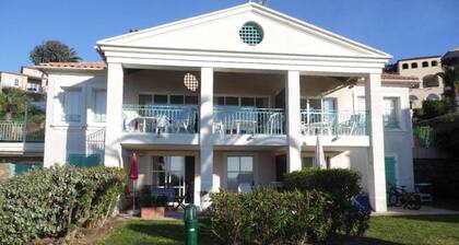 Gorgeous 1-bedroom resort in tranquil Saint-Raphaël perfect for relaxing
