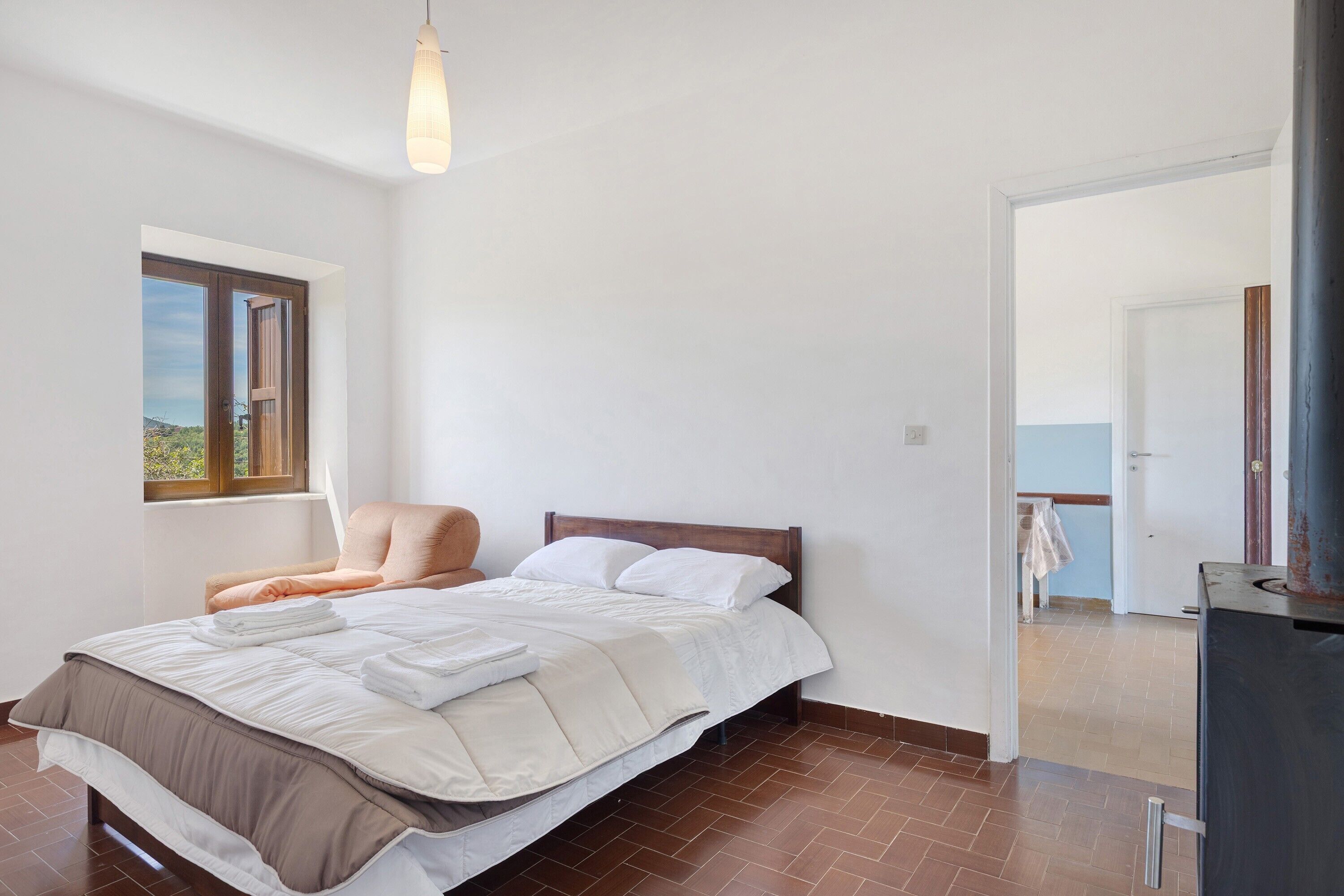 3 chambres, draps fournis, accès pour personnes à mobilité réduite