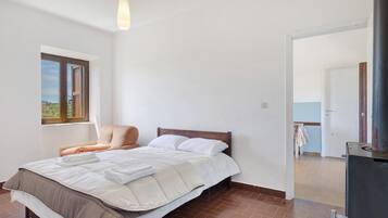 3 chambres, draps fournis, accÚs pour personnes à mobilité réduite