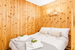 Blackout curtains, iron/ironing board - Petit Chalet Pila (Pila)