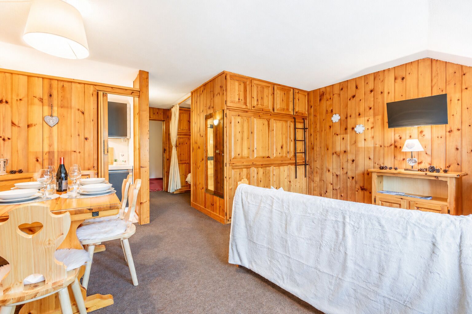 Apartment, 1 Bedroom, Mountainside | Blackout curtains, iron/ironing board
