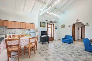 Interior - Villa Chiu - Three Bedroom Villa, Sleeps 5 (Loutses)