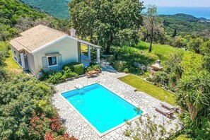 Pool - Villa Chiu - Three Bedroom Villa, Sleeps 5 (Loutses)