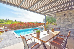 Outdoor dining - Villa Oras Contessa - Three Bedroom Villa, Sleeps 6 (Paleokastritsa)
