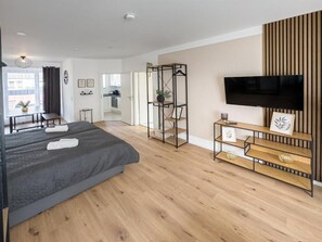 Ferienhaus, Balkon, Blick auf den Innenhof | Bügeleisen/Bügelbrett, kostenloses WLAN