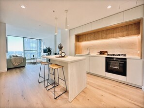 Private kitchen - Melbourne CBD Luxe Stay (Melbourne)