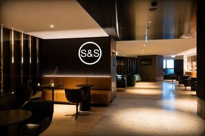 Dining - Melbourne CBD Luxe Stay (Melbourne)