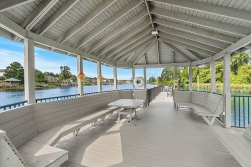 Cozy 2 Bed 2 Bath Condo! Gated Waterway Community in Myrtle Beach