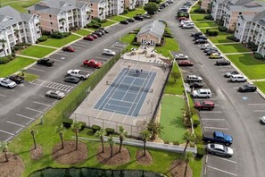 Sports court - Cozy 2BR Condo! Gated Waterway Community in Myrtle Beach (Myrtle Beach)