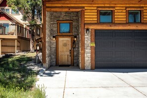 Exterior detail - Moonridge Light & Bright Great Room w/ Game Room! (Big Bear Lake)