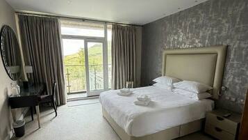 Standard Double Room, Balcony, Partial Sea View | Iron/ironing board, free WiFi