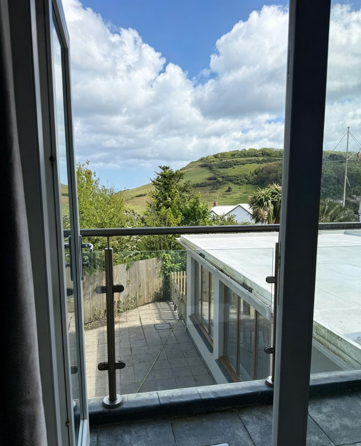 Standard Double Room, Balcony, Partial Sea View | Laptop workspace, iron/ironing board, free WiFi, bed sheets