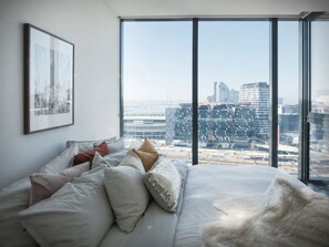 WiFi, bed sheets - Melbourne Skyline Escape (Melbourne)