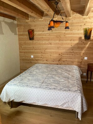 Interior - Character property 2 dwellings, sleeps 12, 2.5 km from historic center FIGEAC (PLANIOLES)