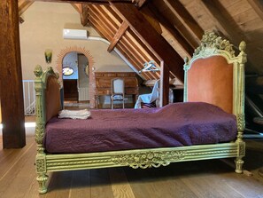 Room - Vrbo Property (PLANIOLES)