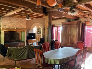 Dining - Vrbo Property (PLANIOLES)