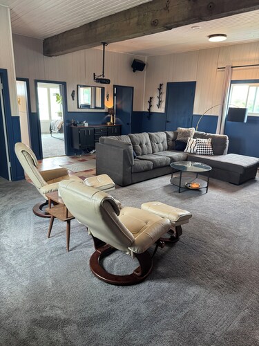 Spacious second floor apartment located in Shellbrook SK.