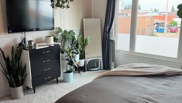 Escrivaninha, Wi-Fi de cortesia, roupa de cama