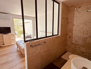 4 Schlafzimmer, Schreibtisch, WLAN