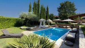 Pool - Room 'Deluxe Double' with Shared Pool, Wi-Fi and Air Conditioning (Žikovići)