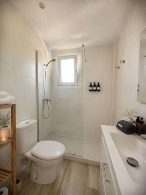 Bathroom - Apto centro Calella con piscina a 100m de la playa (Palafrugell)