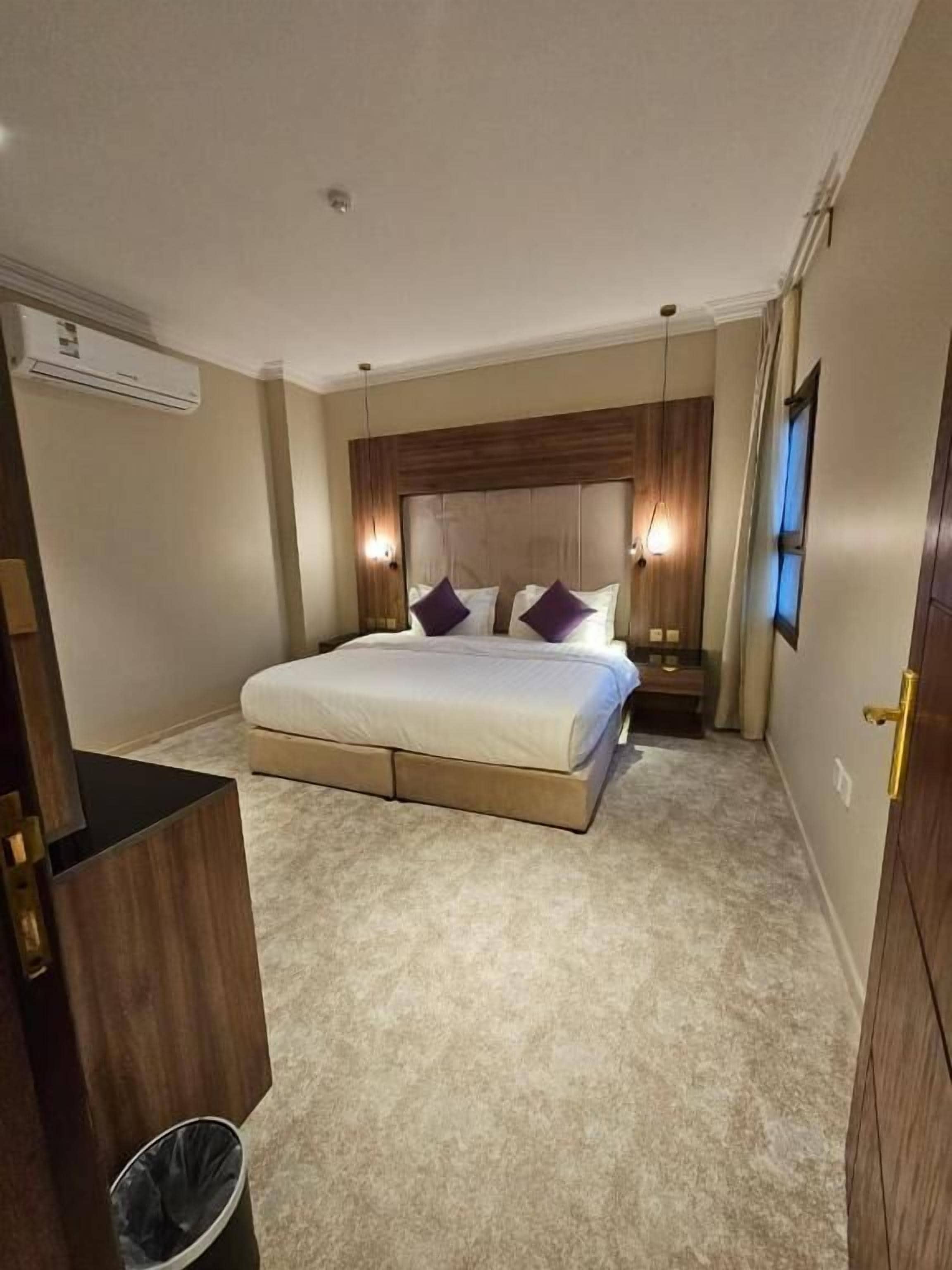 Executive Suite, Sea View | In-room safe, blackout curtains, iron/ironing board, free WiFi