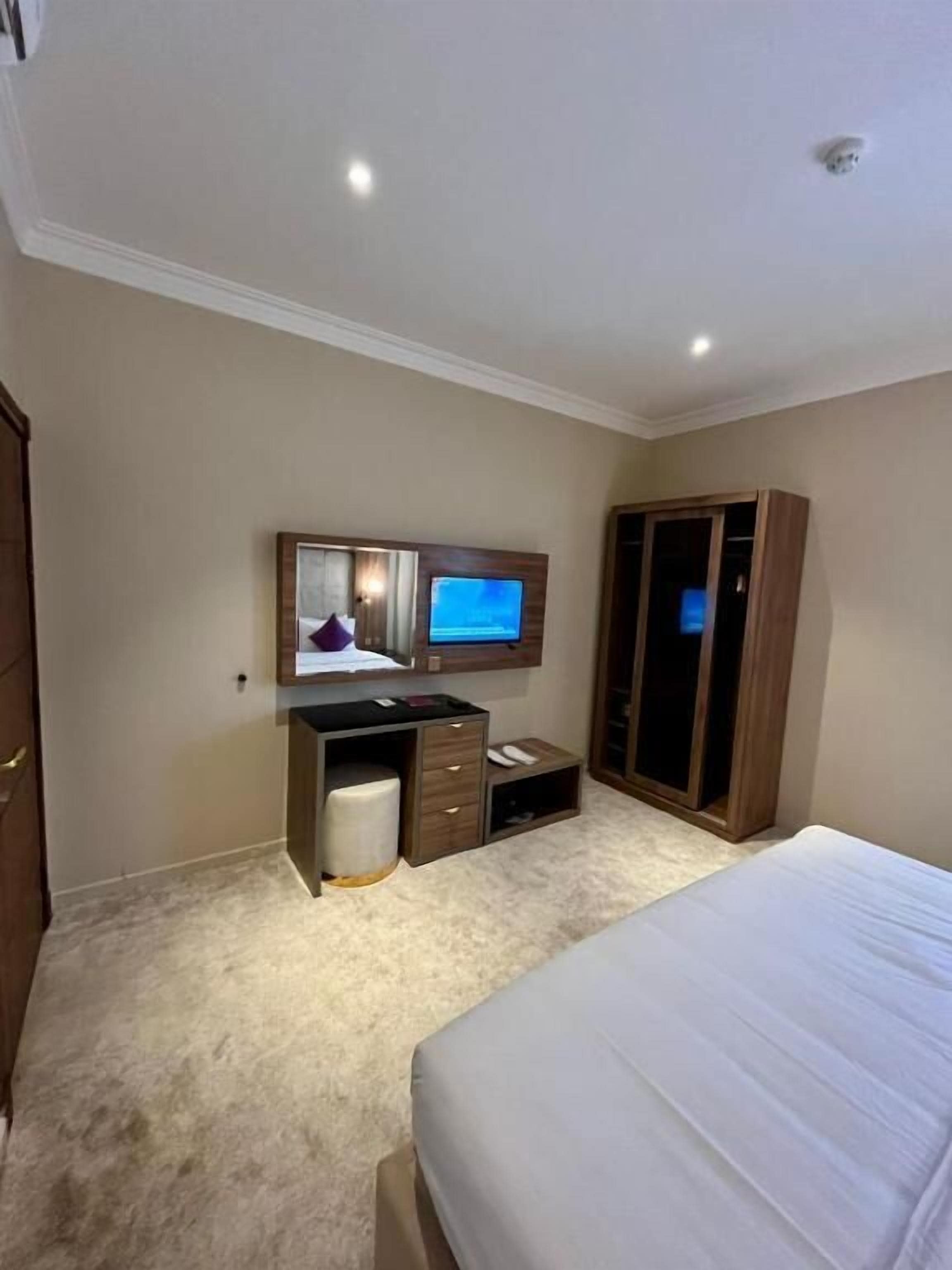 Superior Suite, City View | In-room safe, blackout curtains, iron/ironing board, free WiFi