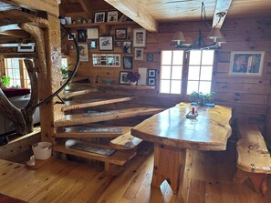 Interior - Cozy 1-bedroom log cabin in beautiful Manitowish Waters/Winchester (Manitowish Waters)