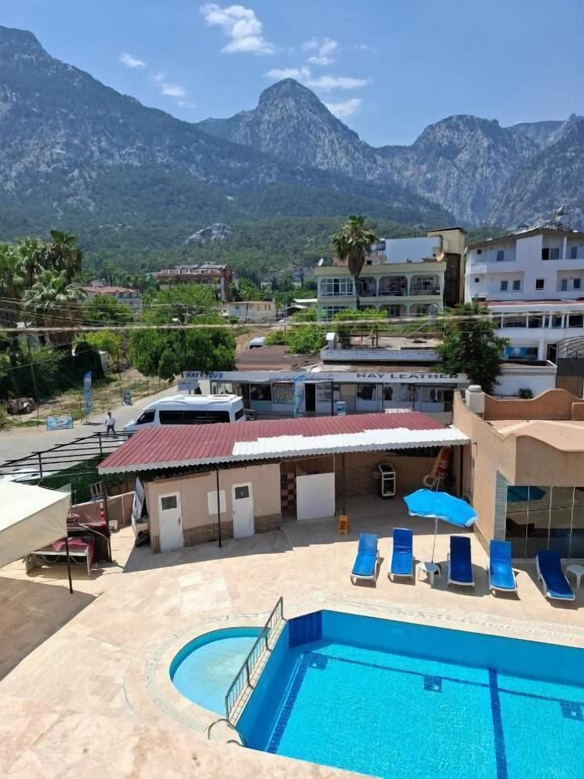 Piscina externa sazonal
