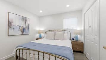 Maison Luxe, 3 chambres, non-fumeurs, animaux de compagnie acceptés | Fer et planche à repasser, Wi-Fi gratuit, draps fournis