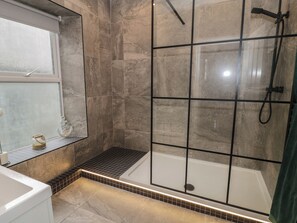Shower - Llety Clyd (Barmouth)