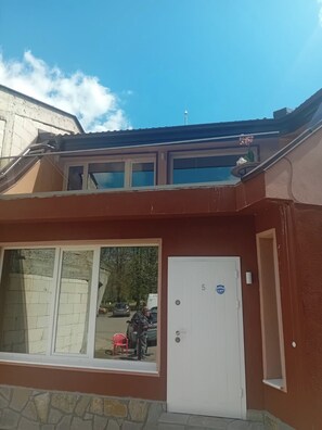 Exterior detail - House Elena (Muglizh)