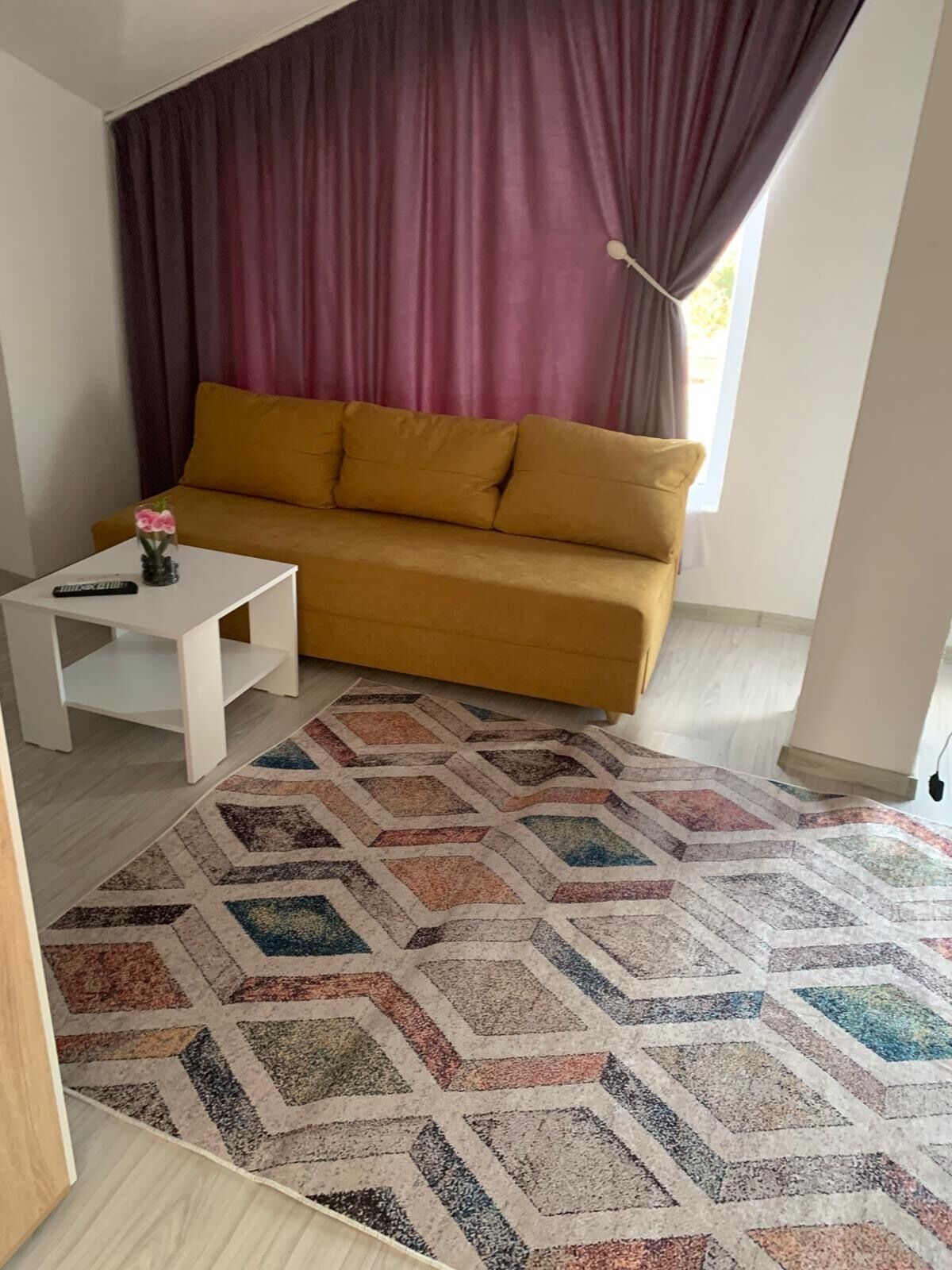 Chambre Triple, patio | Coin séjour