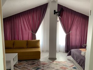 Triple Room, Patio | Interior - House Elena (Muglizh)