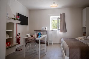 Room - Bed and Breakfast 'Adelchi' with Wi-Fi and Air Conditioning (Cellatica)