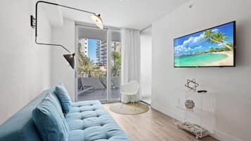 Comfort Apartment, Balcony | Living area