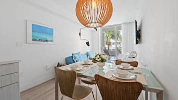 Comfort Apartment, Balcony | Dining