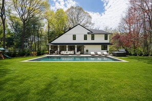 Pool - The Farmhouse at Sea Farm in Bridgehampton (Bridgehampton)
