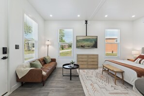 Iron/ironing board, WiFi, bed sheets - Modern Boxabl Casita Stillwater OK Pasadera 10 (Stillwater)