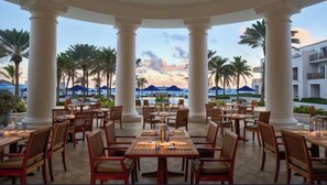 Outdoor dining - Vrbo Property (Oyster Pond)