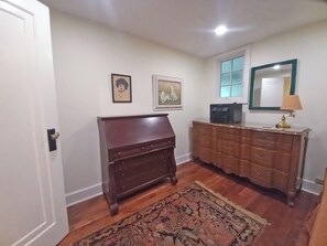 Interior - Stobbs Cottage - Extraordinary Rural Granville Cottage with generous amenities. (Granville)