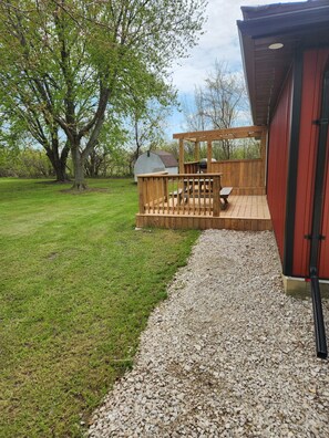 Outdoor dining - Cozy cottage on pelee island, Ontario The perfect getaway on the North shore! (Pelee Island)