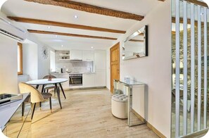 Interior - Cozy studio apartment in marvelous Split city center (Split)