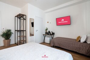 Iron/ironing board, free WiFi - Barirooms - Lungomare (Bari)