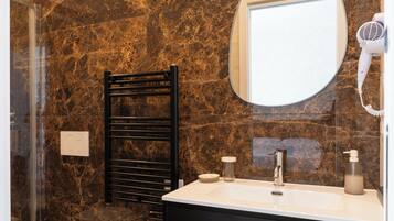 Double Room | Bathroom