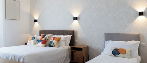 Habitación triple | Tabla de planchar con plancha y wifi gratis