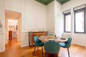 Dining - Ginevra Home - Elegant Historic Retreat in the Heart of Bari (Bari)